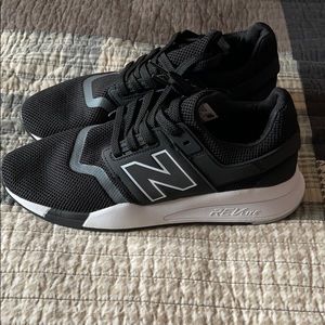 New Balance mens 9.5 D